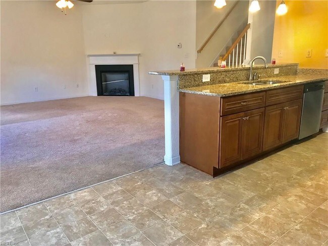 Building Photo - 4 bedroom in Chesapeake VA 23325