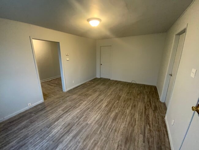 Building Photo - 56 Bismark St