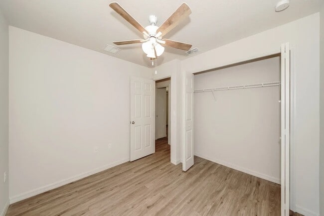 Building Photo - 24 Pinwheel Ln