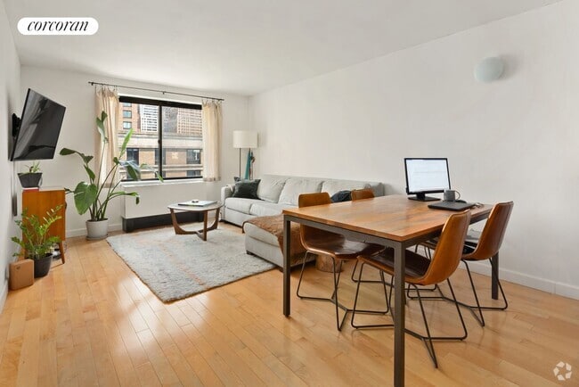 Building Photo - 300 Rector Pl