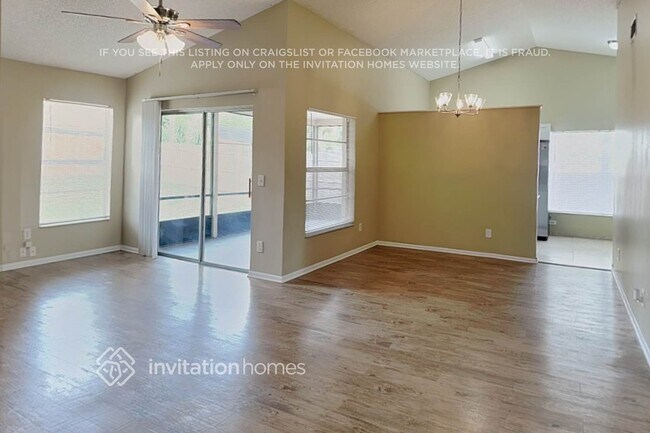 Foto del edificio - 207 Springview Dr