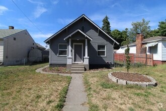 Building Photo - 327 E Bridgeport Ave