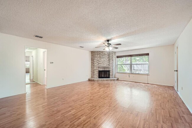 Foto del edificio - 1415 Lance Way