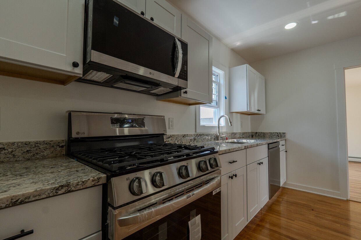 Foto principal - 24 Ames St