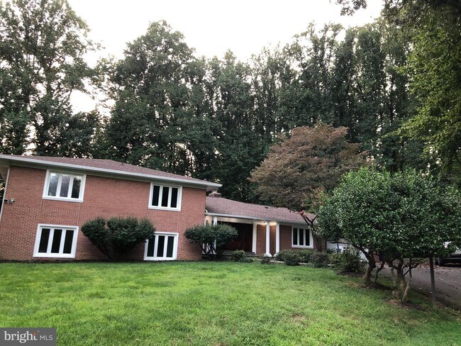 Foto del edificio - 7809 Karen Forest Dr