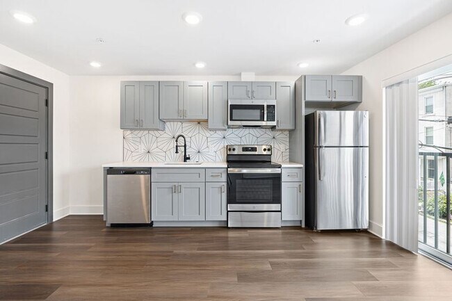 Foto del edificio - 7620 Ridge Ave