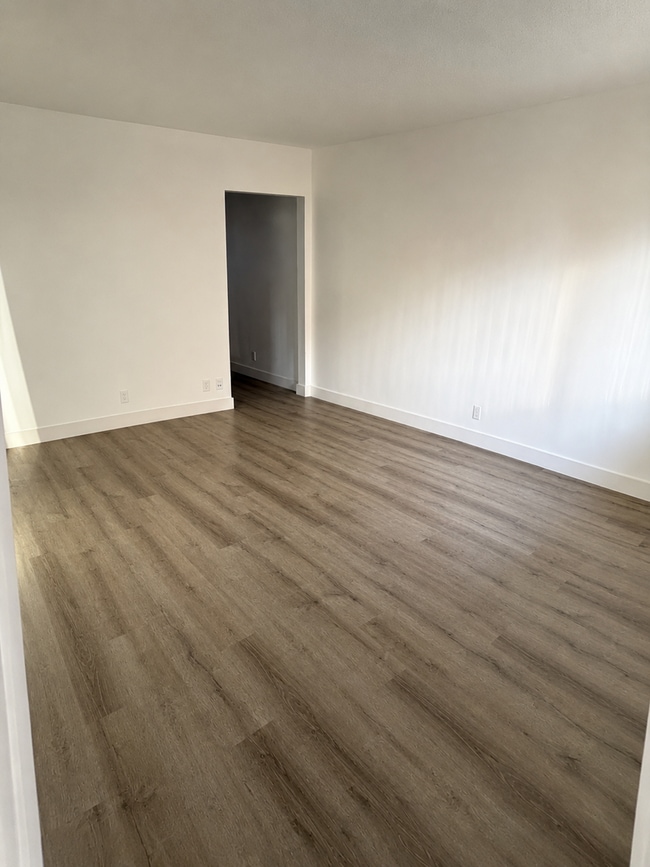 Interior Photo - 803 Java Ave Inglewood, CA 90301