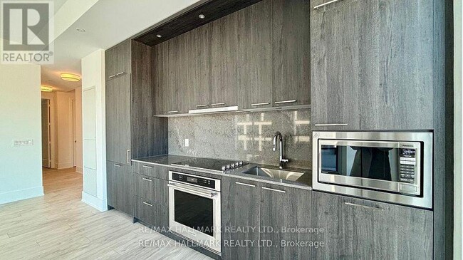 Building Photo - 115 Denison Ave