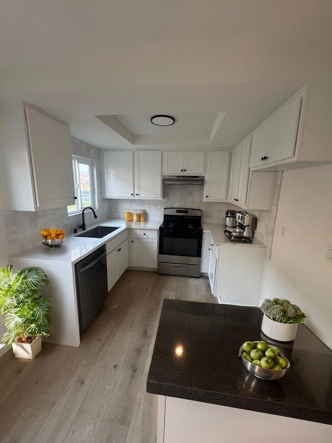 Photo - Torrington Circle Westminister Apartment