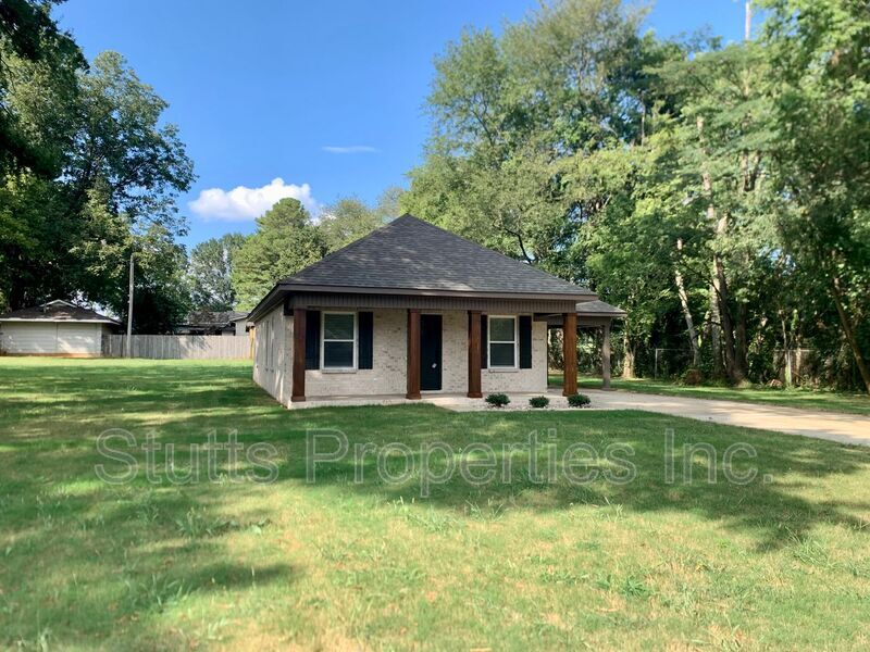 711 Hill Ave, Muscle Shoals, AL 35661 House Rental in Muscle Shoals