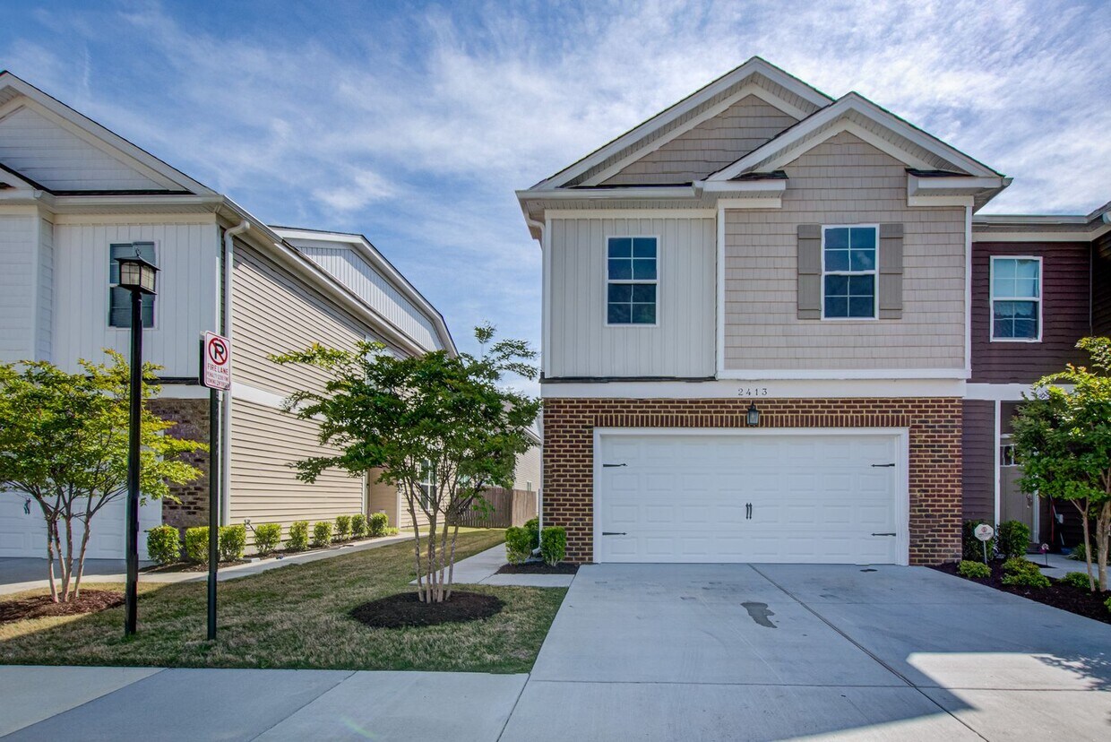 Like New End Unit Condo, 3 Bed 2.5 Bath - Like New End Unit Condo, 3 Bed 2.5 Bath