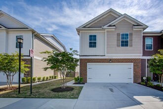 Building Photo - 2413 Trafton Pl