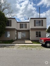 Building Photo - 805 S Walnut St