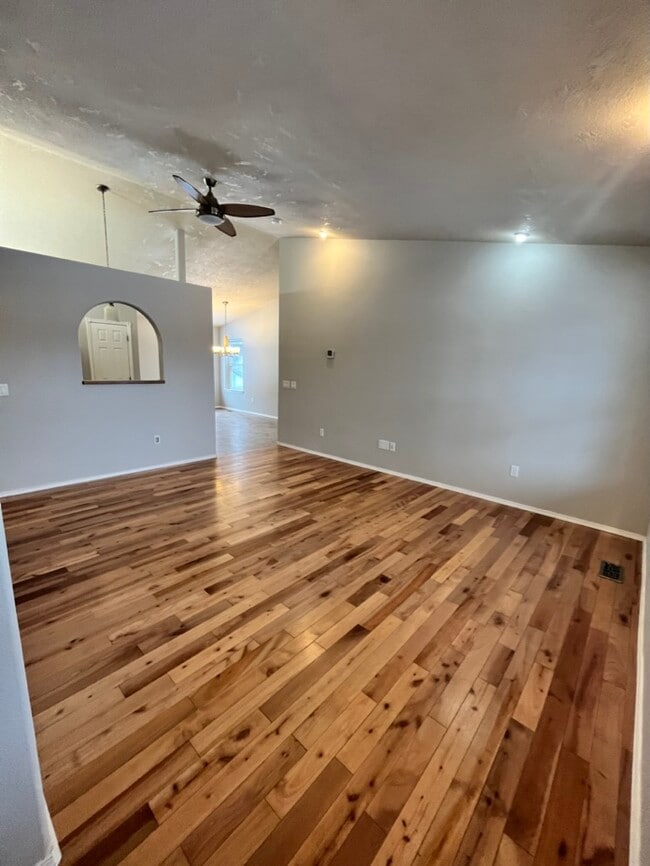 Foto del edificio - 515 Sawtooth St