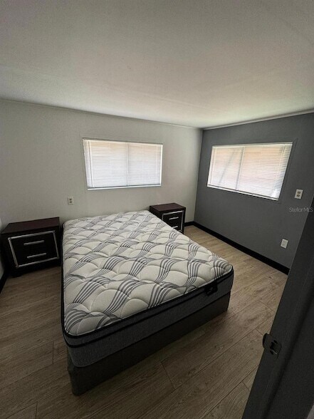 Foto del edificio - 15482 Mapletree Dr