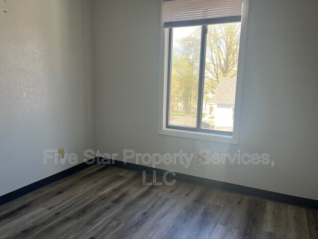 Foto del edificio - 619 S Walnut St