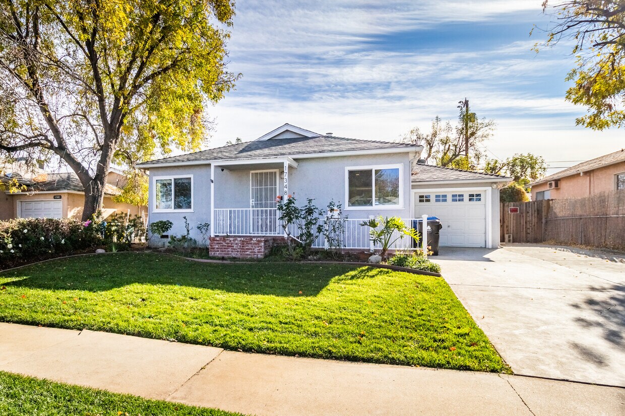17348 Tiara St, Encino, CA 91316 House Rental in Encino, CA