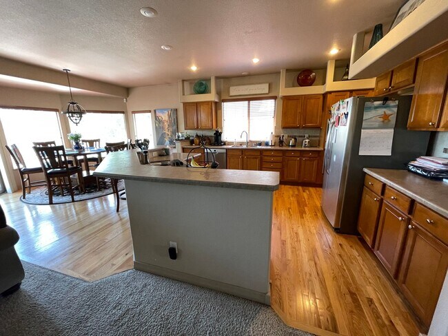 Foto del edificio - AMAZING RANCH STYLE HOUSE LOCATED OFF WOOD...