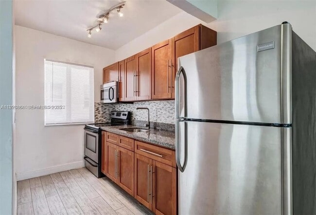 Foto del edificio - 610 12th St