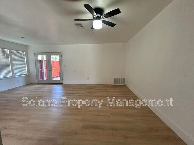 Foto del edificio - 1970 Grande Cir