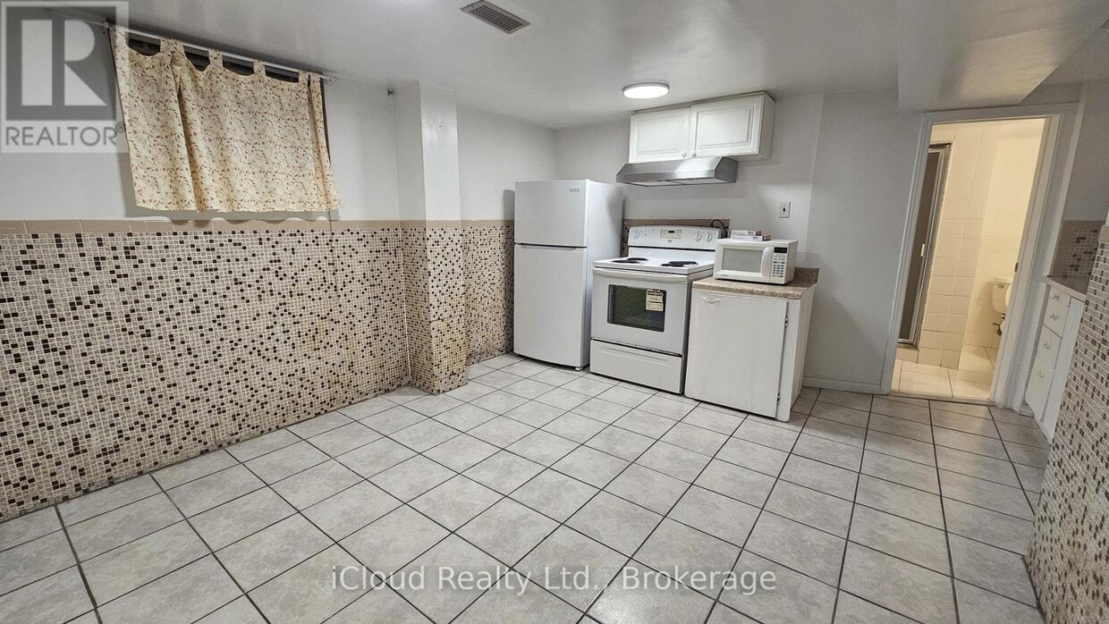 Photo du bâtiment - 1393 Birchmount Rd