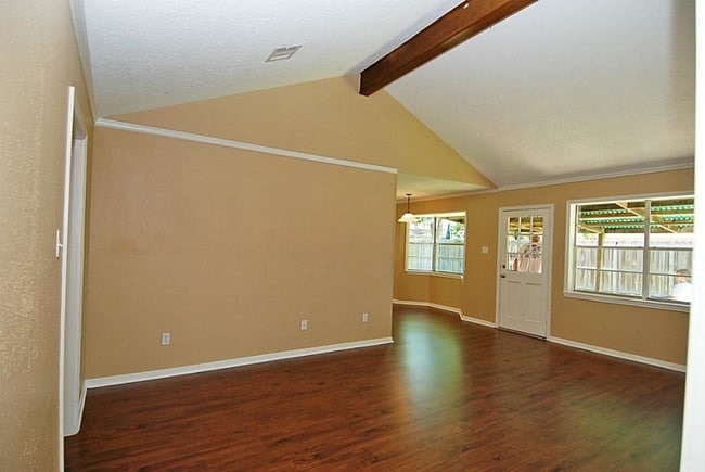 Building Photo - 16338 Autumn Wind Dr