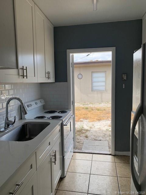 Foto del edificio - 911 NW 12th Ave