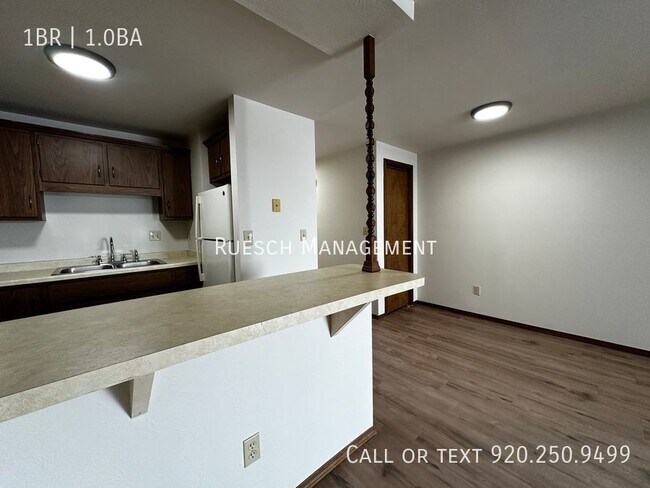 Foto del edificio - Recently Renovated 1 Bedroom 1 Bath Lower ...