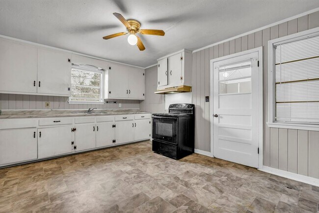 Foto del edificio - 1005 Blanchard Dr