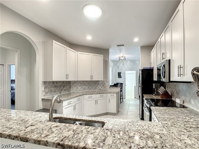 Foto del edificio - 725 Mainsail Pl