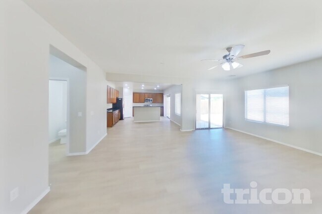 Building Photo - 10208 W Wier Ave