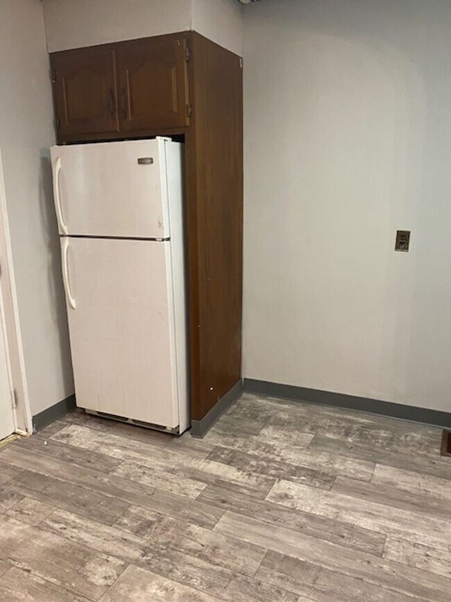 Building Photo - 545 S 15TH ST