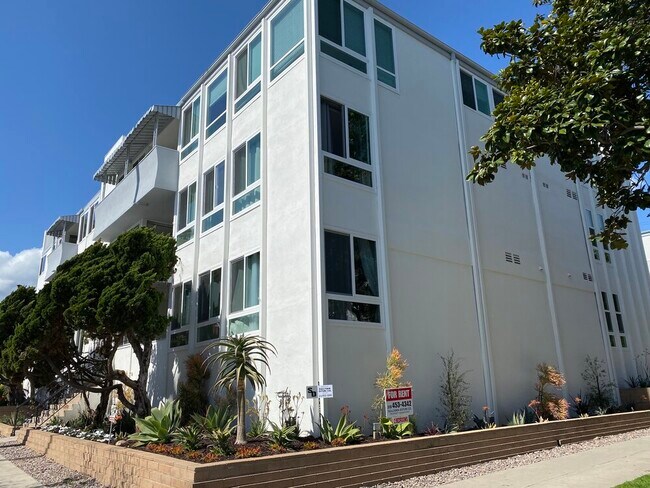 Building Photo - 601 California Ave