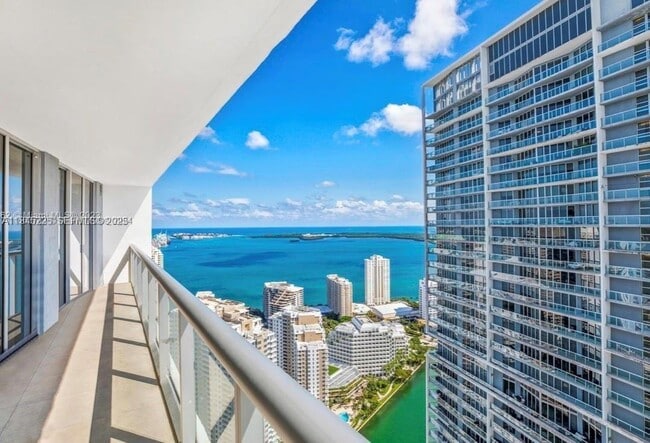 Foto del edificio - 475 Brickell Ave