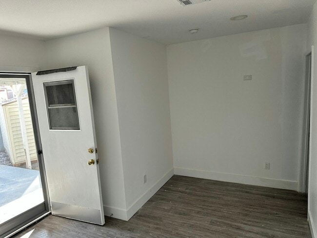 Building Photo - 15306 El Camino Ave