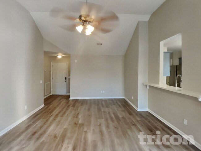 Foto del edificio - 123 Homestead Pl