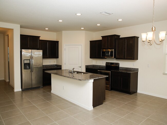 Foto del edificio - 13681 Paddington Wy