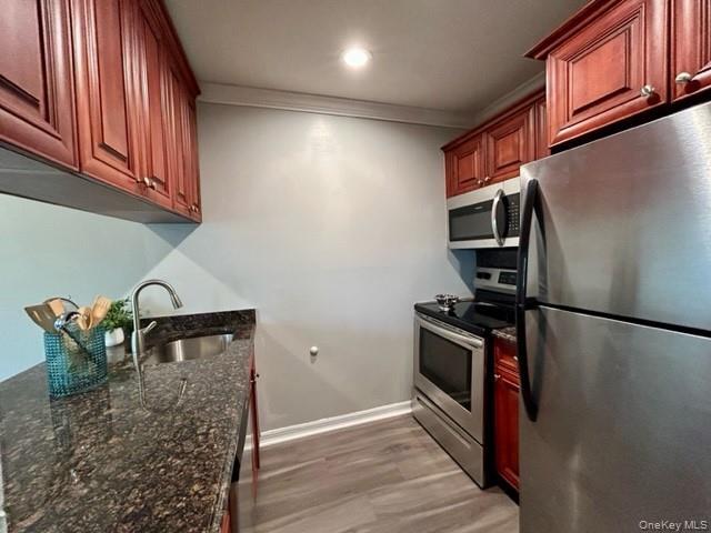 Foto del edificio - 184 Hallock Rd