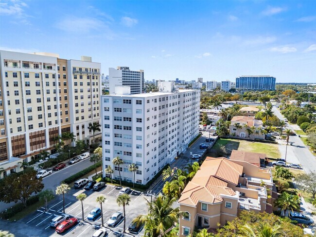 Foto del edificio - 2555 NE 11th St