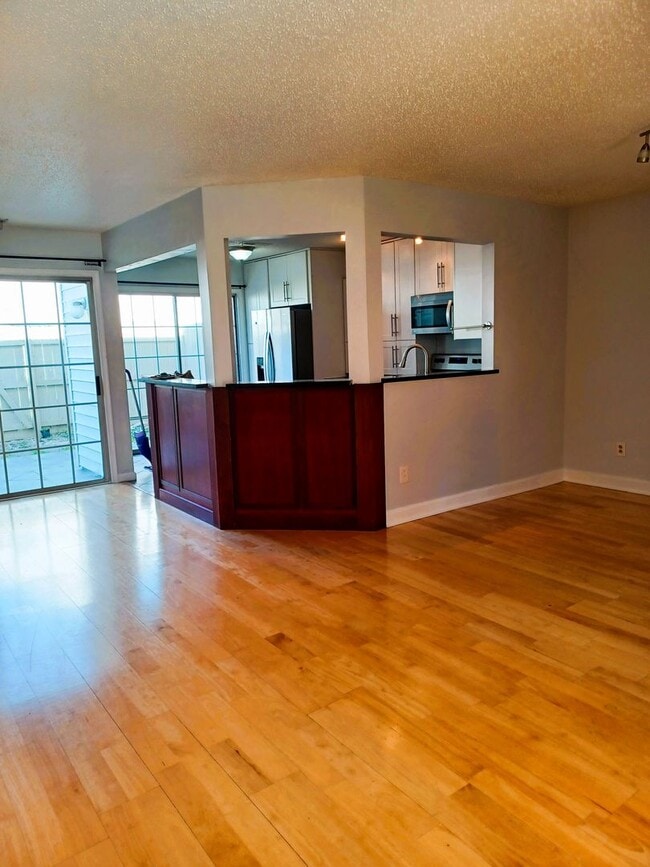 Building Photo - Glenwood