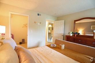 Vantage Point Condominiums photo'