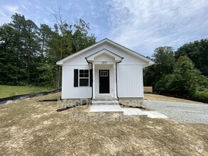 Building Photo - 12171 Tennis Ln