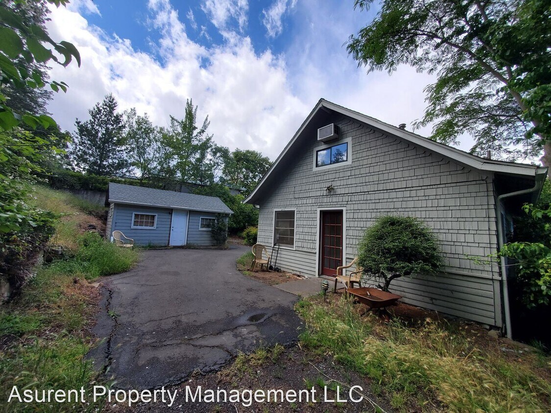 Foto principal - 3 br, 2 bath House - 1320 Madrone St