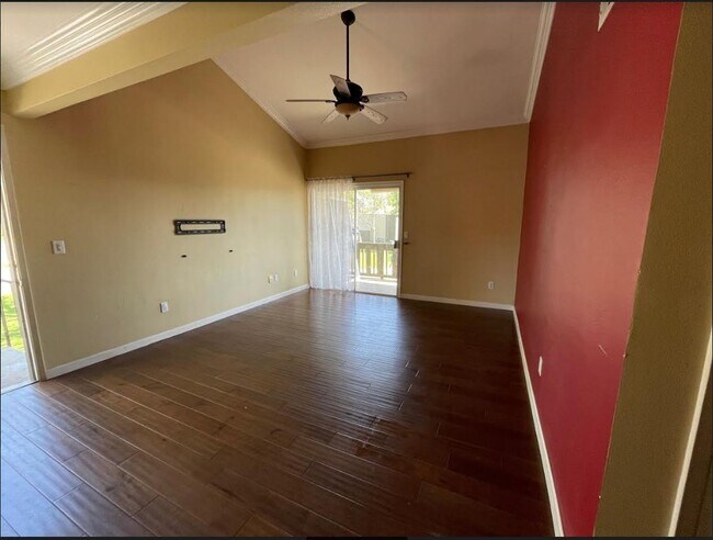 Building Photo - 2528 White Oak Pl