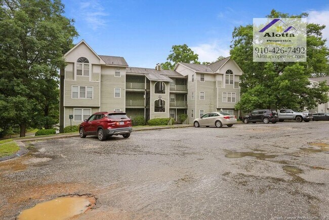 Foto del edificio - 6804 Willowbrook Dr