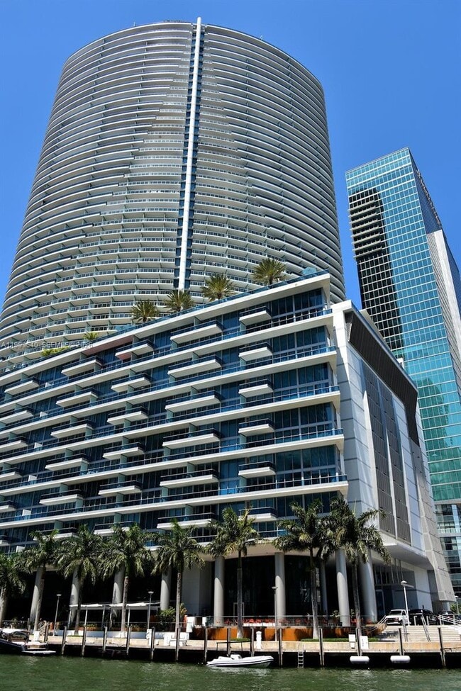 Building Photo - 200 Biscayne Blvd Way
