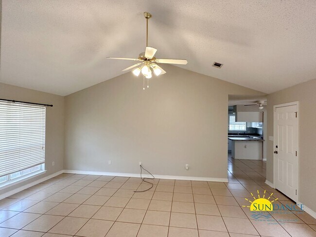 Foto del edificio - Beautiful 3 Bedroom Home in Navarre!