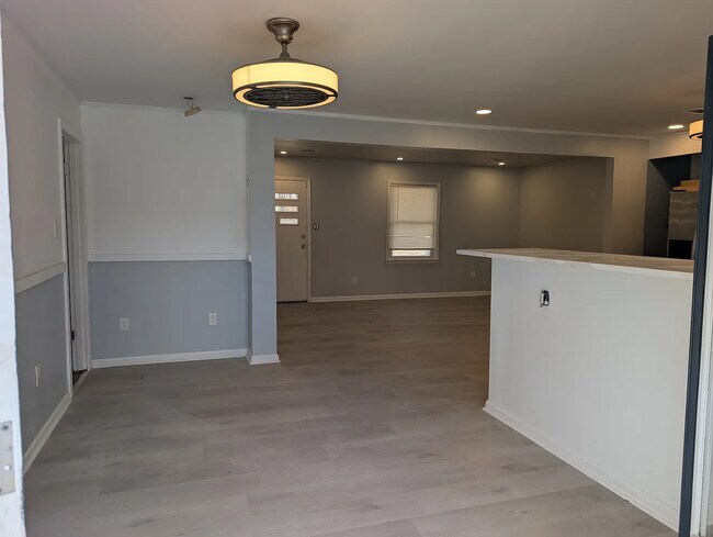 Foto del edificio - Room in Duplex on Union Rd SW