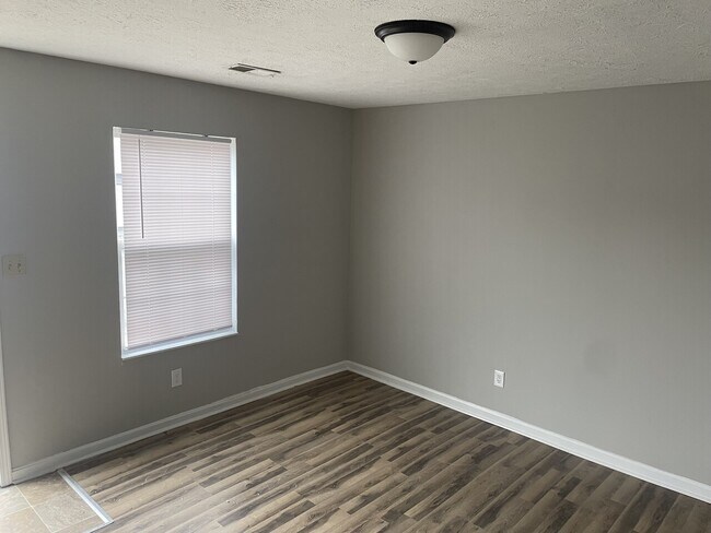 Foto del edificio - 101 Barnes Ln