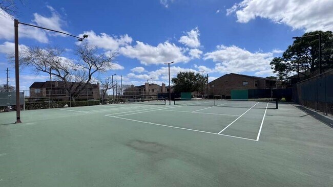 Foto del edificio - 10555 Turtlewood Ct